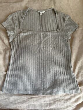 Banana Republic Light Gray Ribbed Square-Neck Short Sleeve Top